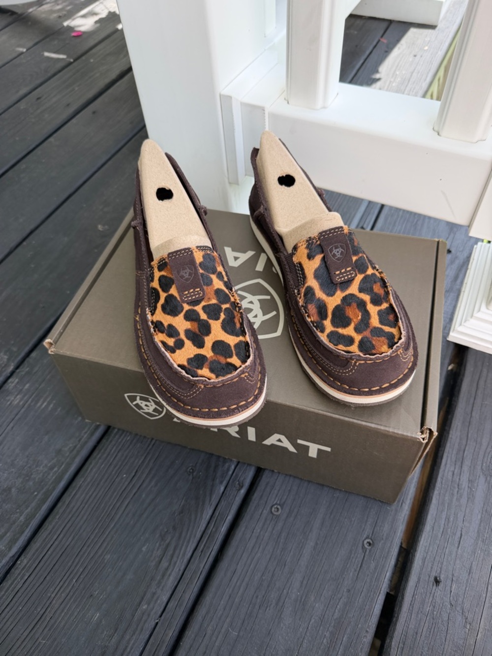 Ariat chocolate suede/ Leopard print cruiser